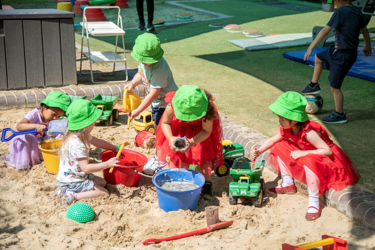 Early learning best sale centre sand pit